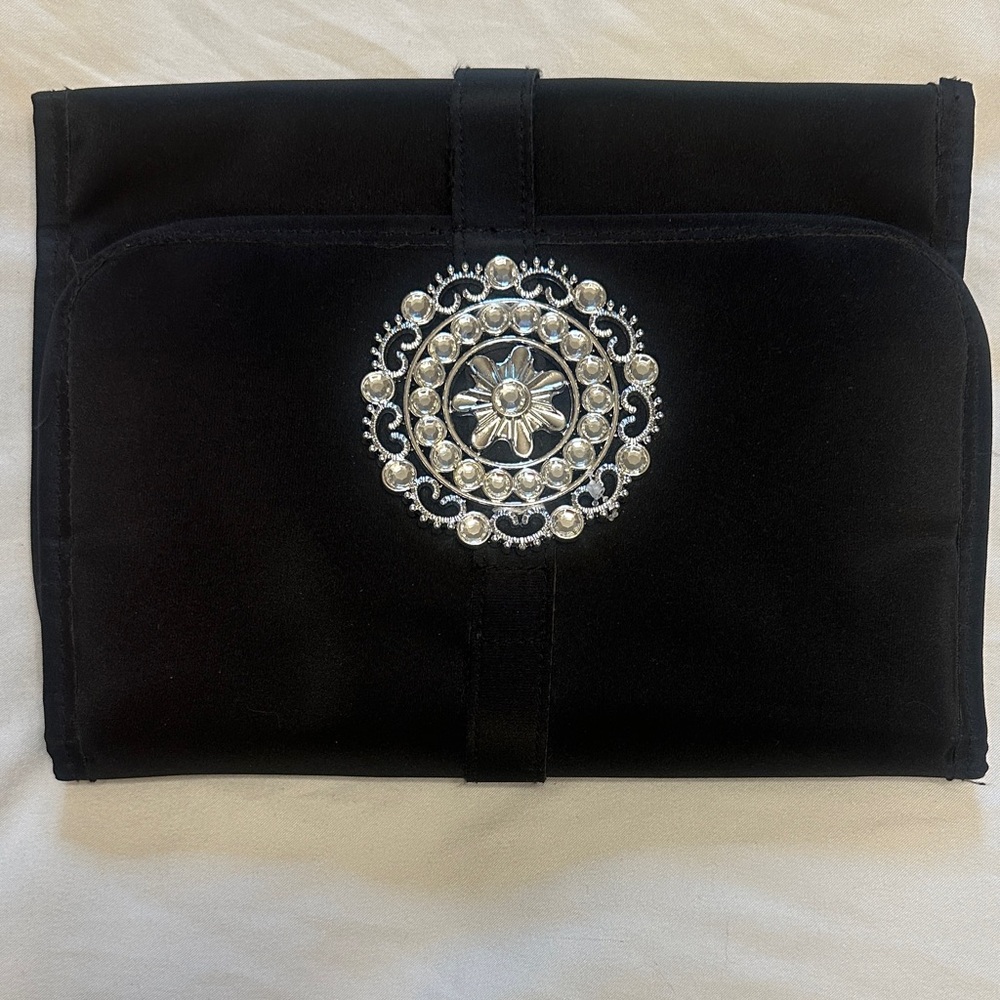 Foldable, clear toilette bag with many compartments